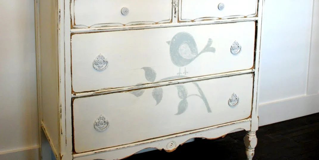 Gettin’ Dressed up! Dresser Revamp