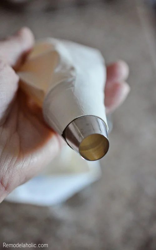 Circle Tip For Royal Icing On Gingerbread House, Recipe From Bekob