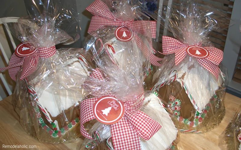 Give Gingerbread Houses As Gifts, From Bekob