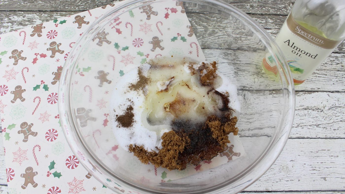 A Fun And Festive Handmade Gift option And Recipe For Natural Gingerbread Sugar Scrub Via Bekob.com