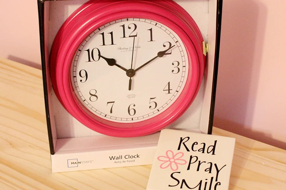 Girls pink and navy bedroom decorations (6)