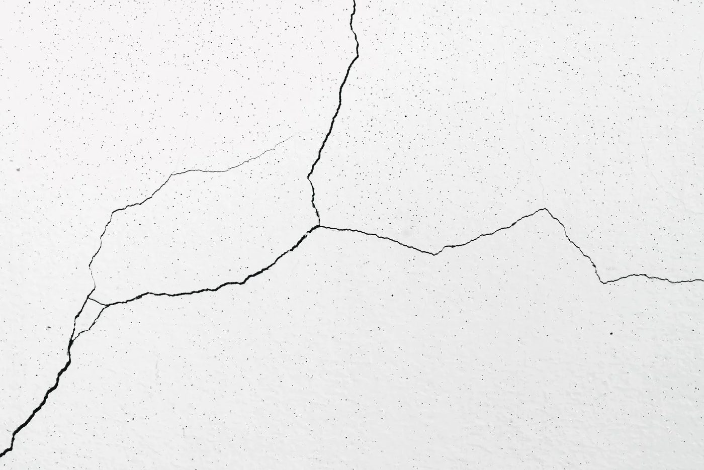 Small Crack In Wall, Minimal Structural Damage
