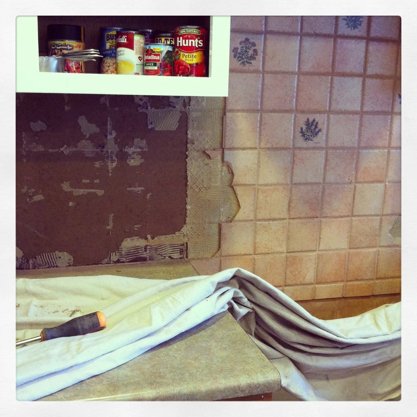 demo the backsplash, House For Five featured on Bekob
