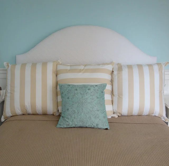 direct arched white headboard walkthrough via Bekob