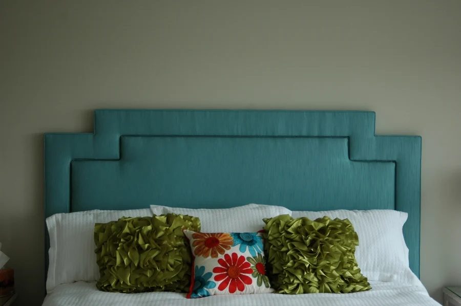 square cutout inset corner headboard via Posh Surfside