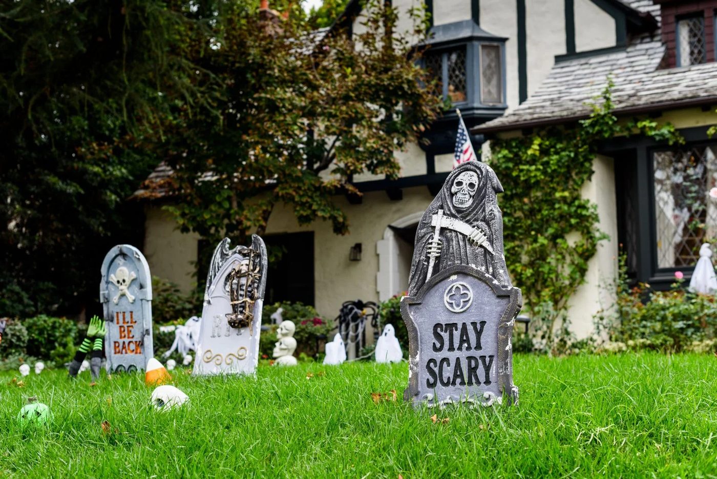 Haunted Cemetery Halloween Decor options