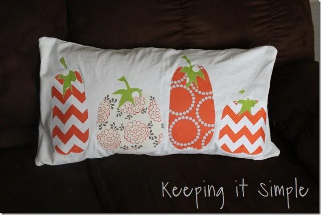 Love a handmade touch to your Halloween decor? Try one of these 37 direct Halloween Decorations to Sew ~ Tipsaholic.com #sewing #halloween #decorating