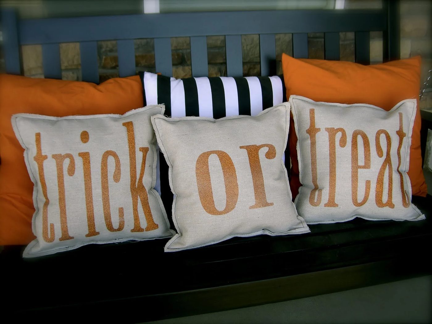 Love a handmade touch to your Halloween decor? Try one of these 37 direct Halloween Decorations to Sew ~ Tipsaholic.com #sewing #halloween #decorating