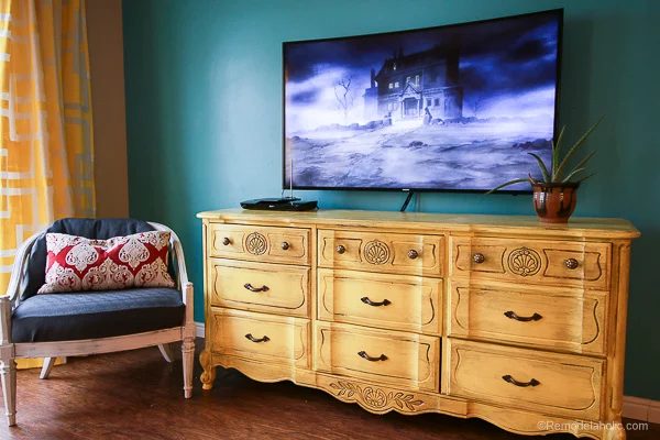 Hang A Curved TV on the Wall