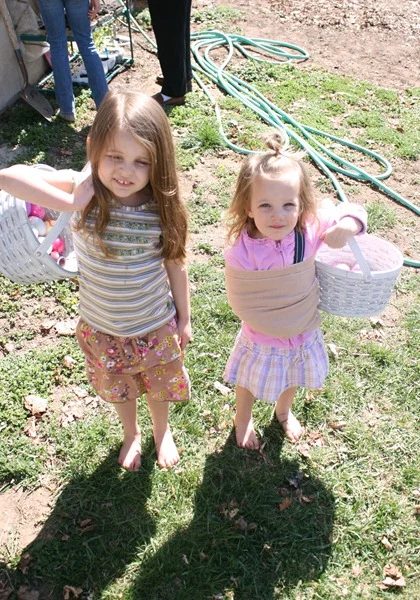 Dying easter eggs 050