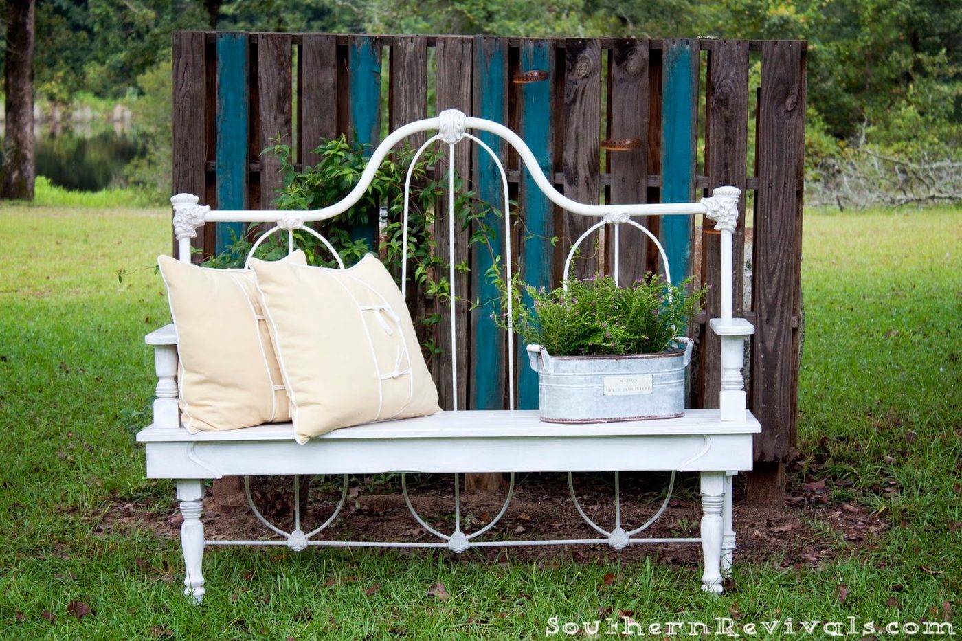 25 Handmade Headboard Benches via Bekob.com #handmade #benches #headboard #headboards #headboardbench #headboardbenches