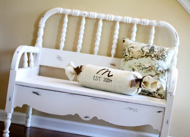 25 Handmade Headboard Benches via Bekob.com #handmade #benches #headboard #headboards #headboardbench #headboardbenches