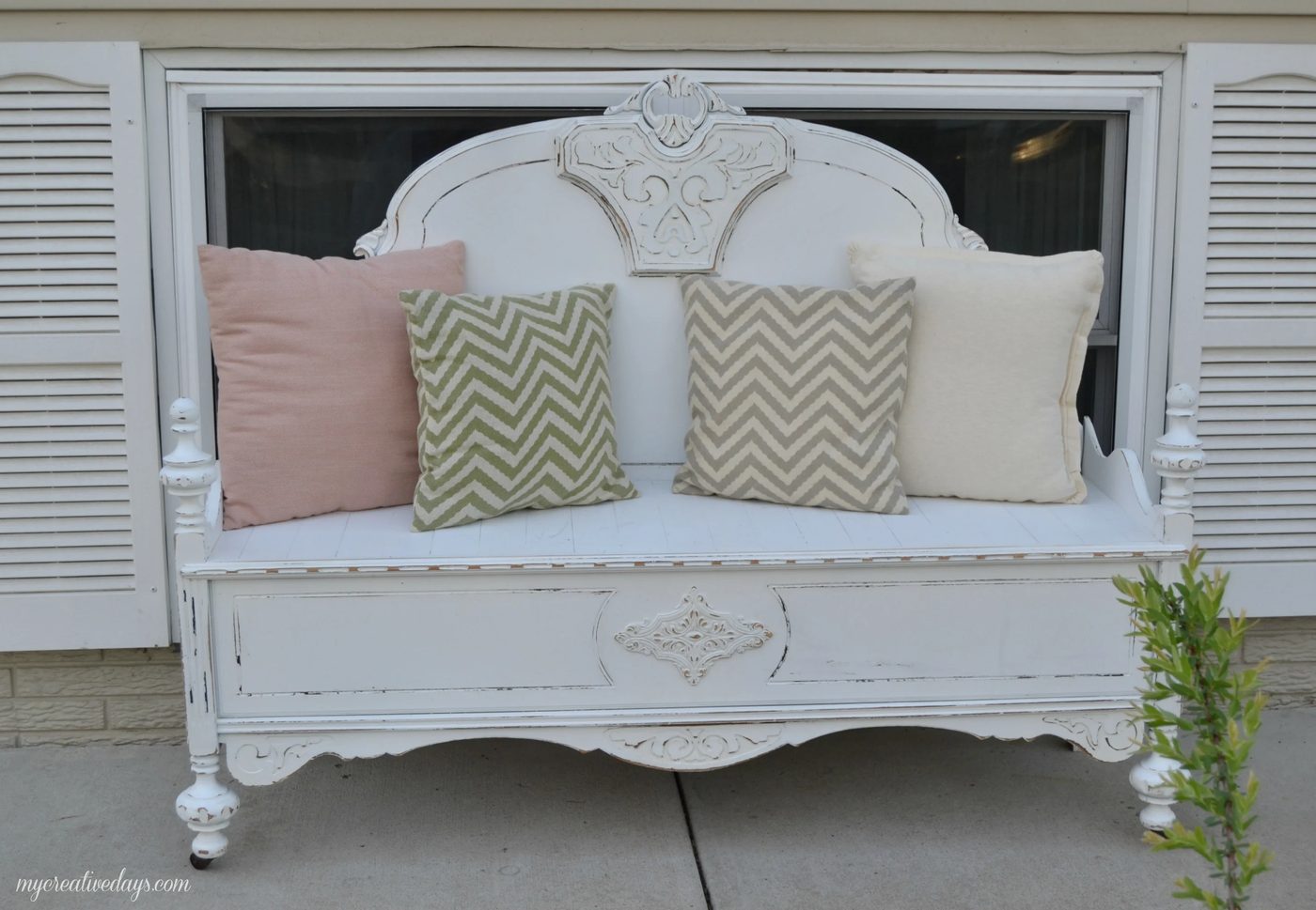25 Handmade Headboard Benches via Bekob.com #handmade #benches #headboard #headboards #headboardbench #headboardbenches
