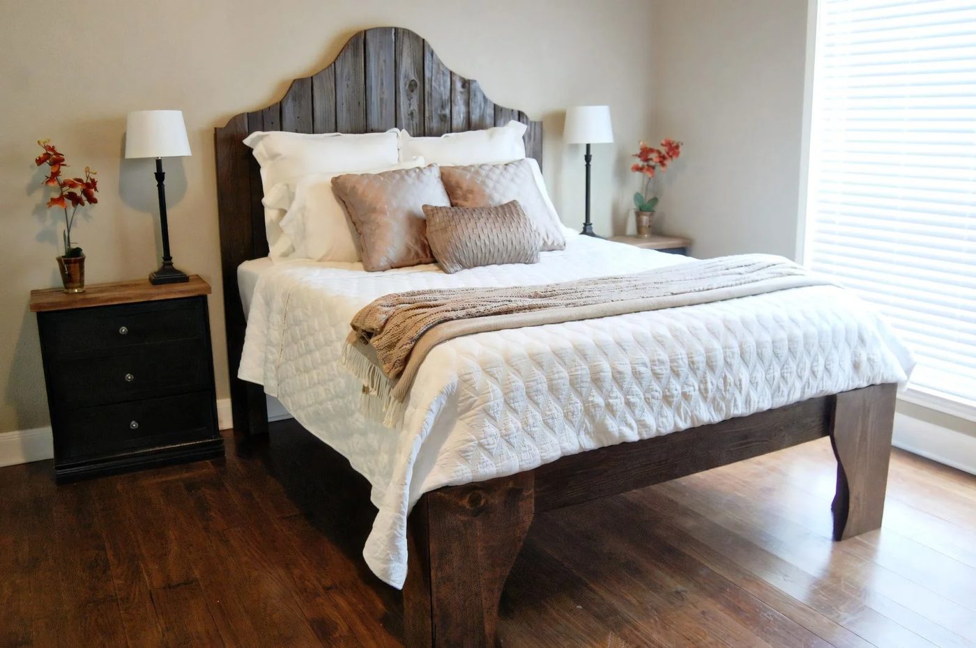 Rustic Wood Bed From Fence Posts The Accent Piece On Bekob 042646