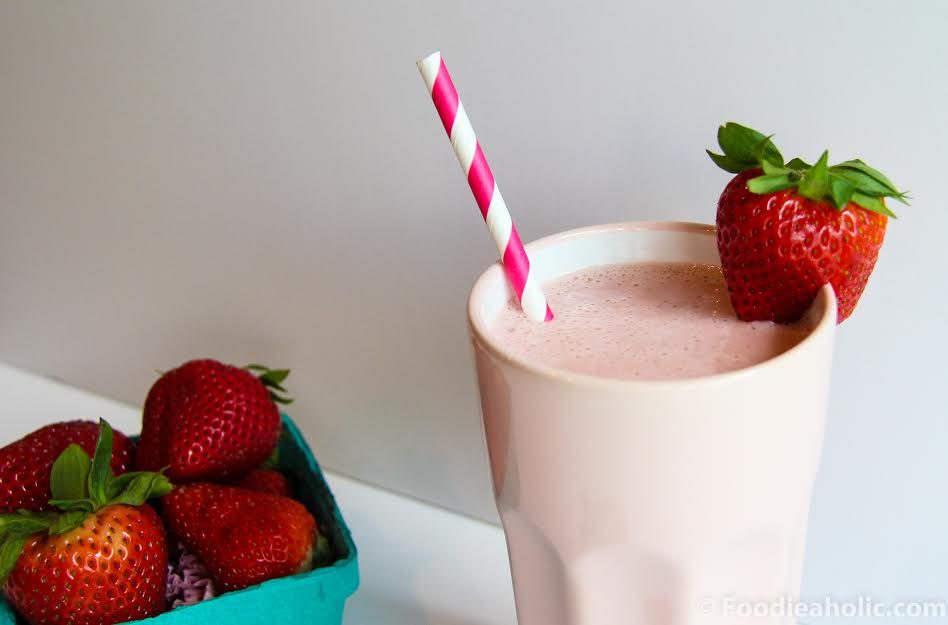 Healthy Fresh Strawberry Smoothie