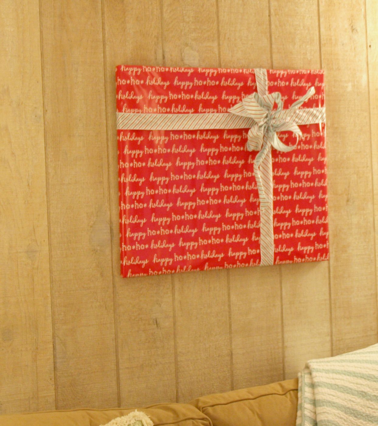 gift wrapped photo frame - Georgia Peachez via @Bekob