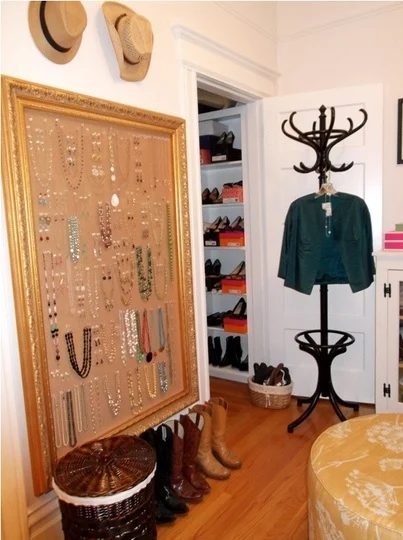 Jewelry organizing options