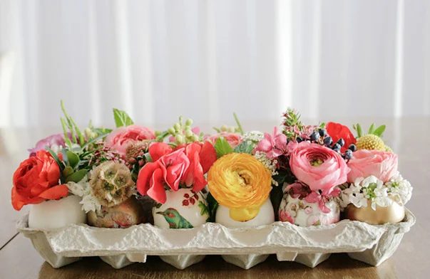 Five Kinds of Happy egg box and flowers
