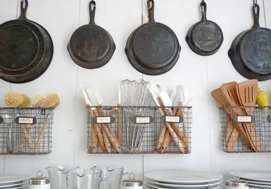 Apartment Therapy magazine rack storage