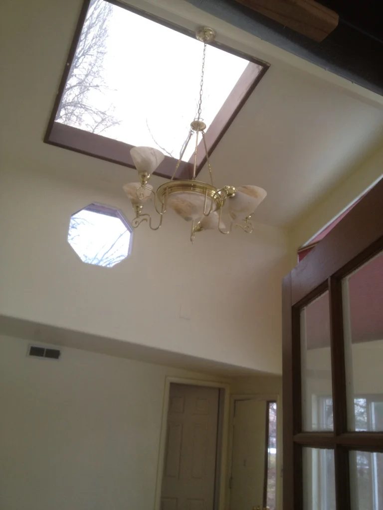 Lindsay & Drew chandelier before