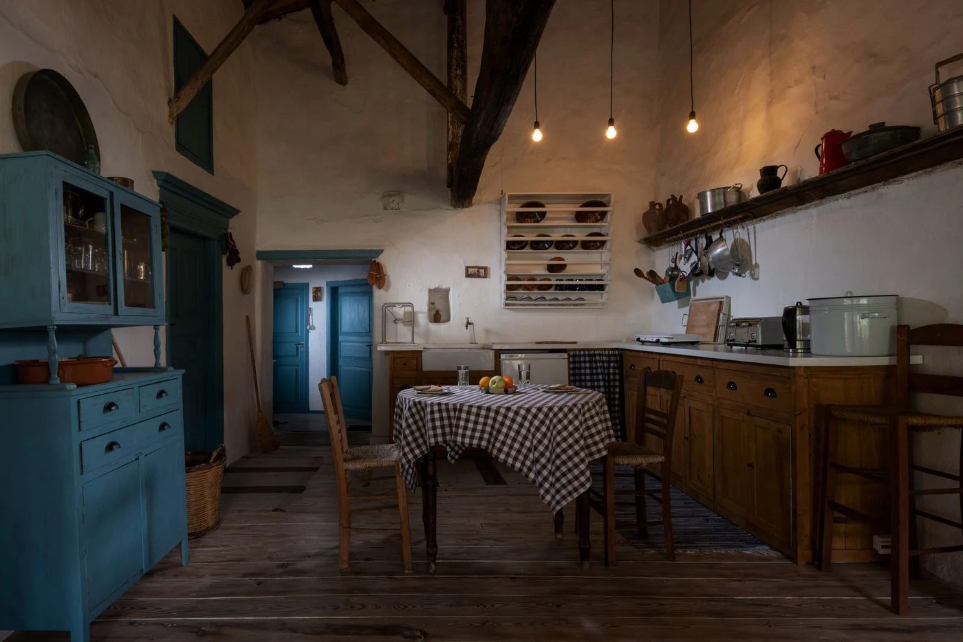 Traditional Kitchen Italian Bad Lighting