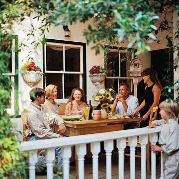 7 Ways to Make Your Dinner Party Memorable