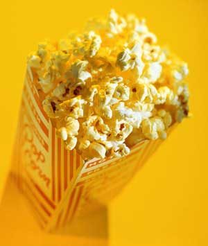 3 Tips for Hosting an Outdoor Movie Night