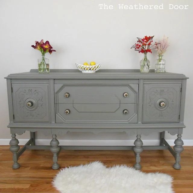 Using the same paint undertone throughout a whole home including furniture revamps. Bekob.