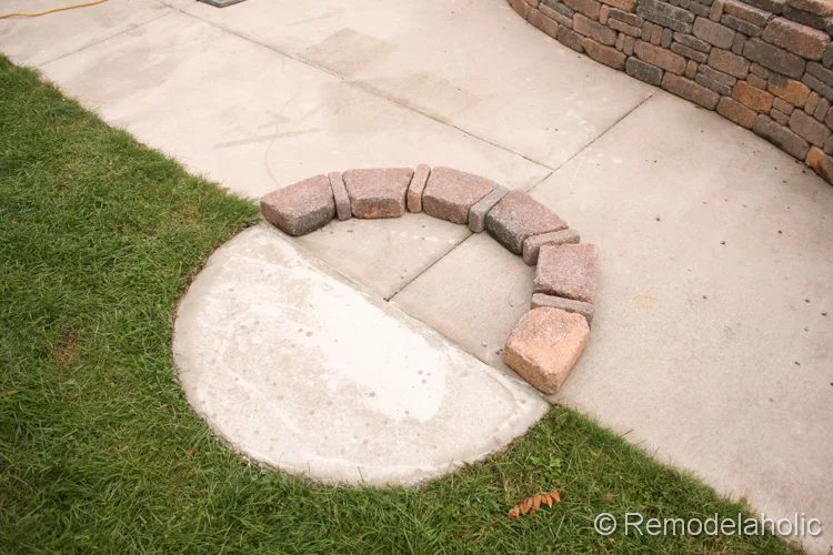 How to build a fire pit from a kit, Bekob
