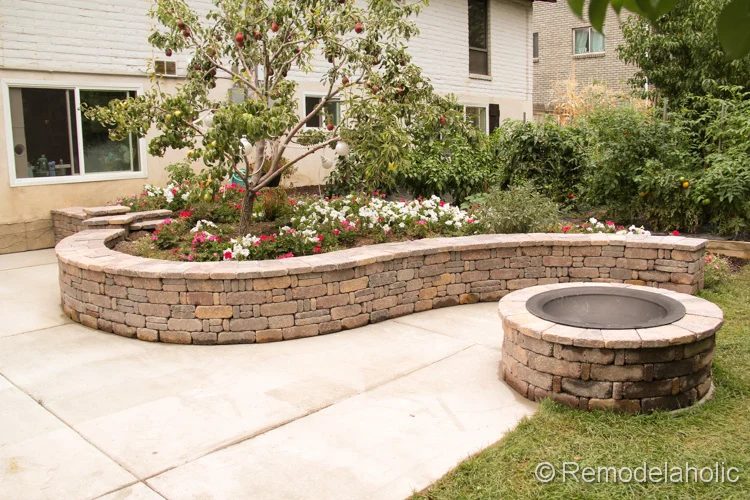 how to build a fire pit from a Pavestone kit, by Bekob