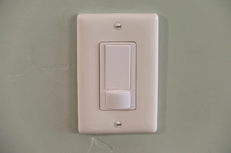 Lutron Sensor Switch 13