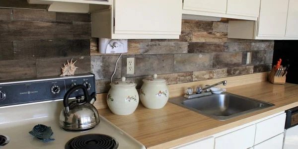 Install A Pallet Wood Back Splash