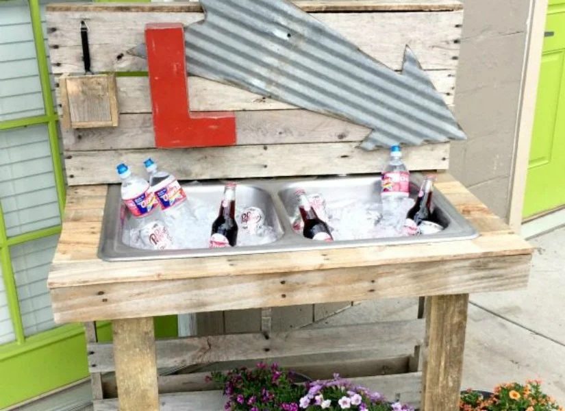 Make a Pallet Drink Station