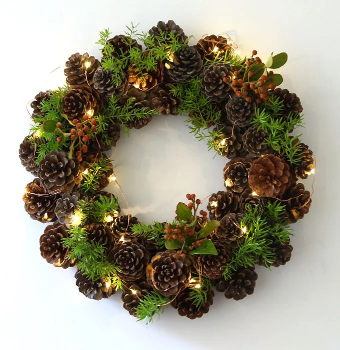 Make an straightforward 1-Hour Handmade Pinecone Wreath for Cozy Winter Decor