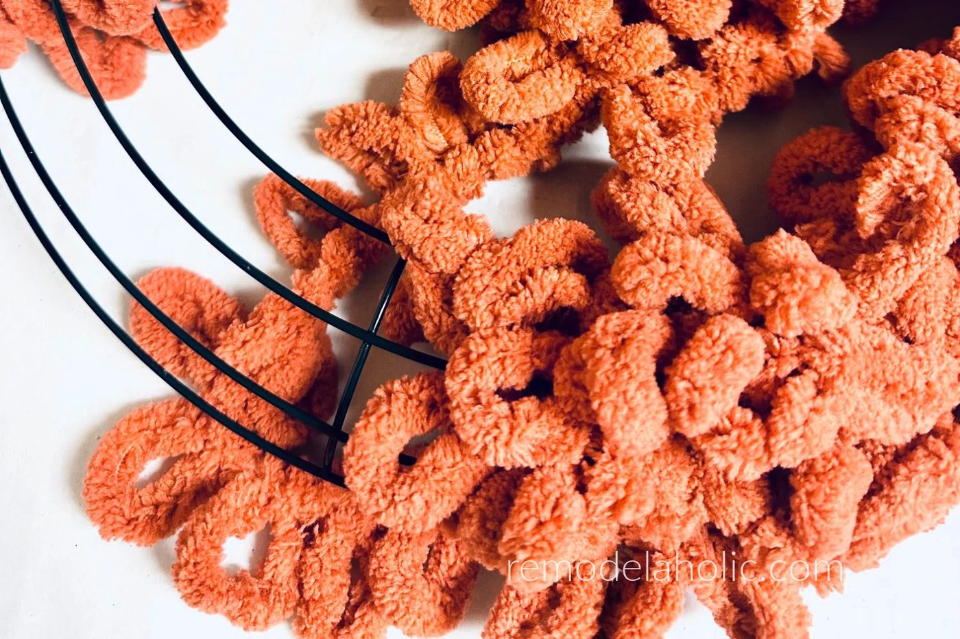 How To Make A direct Yarn Wreath Wire Form Pumpkin Fall, Bekob