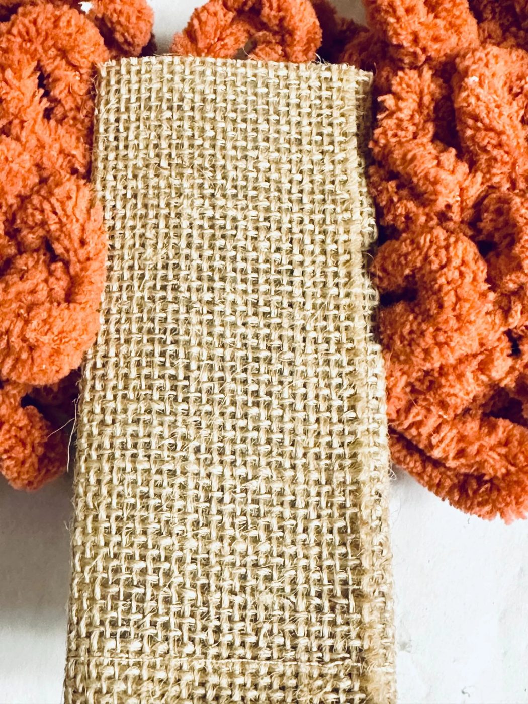 How To Make A Yarn Wreath Pumpkin Burlap Stem For Fall, Bekob (7)