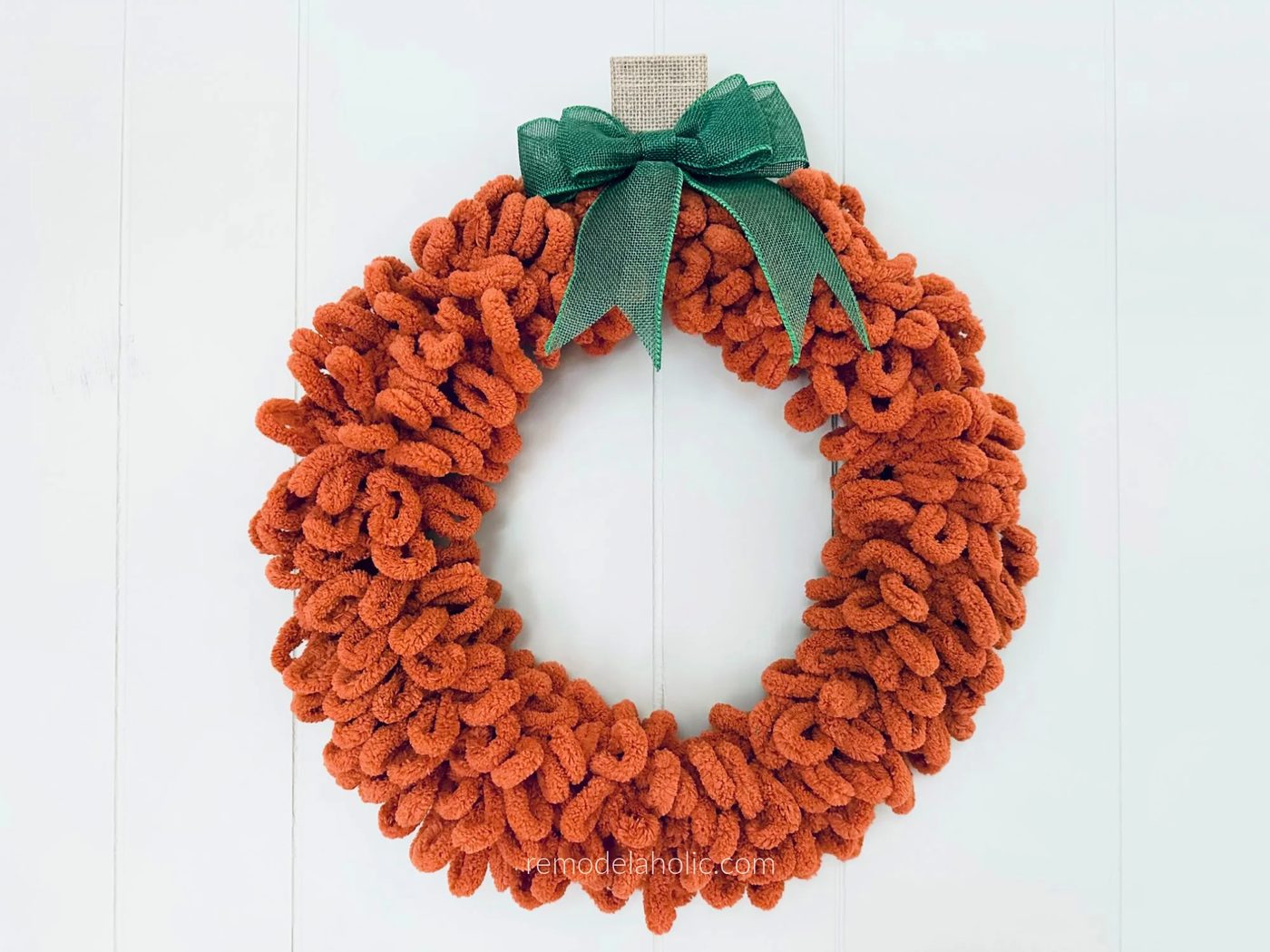 How To Make A Pumpkin Yarn Wreath For Fall, Bekob