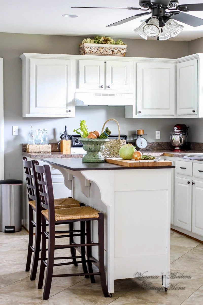 Paint kitchen cabinets in one weekend by Vanessa's Modern Vintage Home featured on @BekobPaint kitchen cabinets in one weekend by Vanessa's Modern Vintage Home featured on 