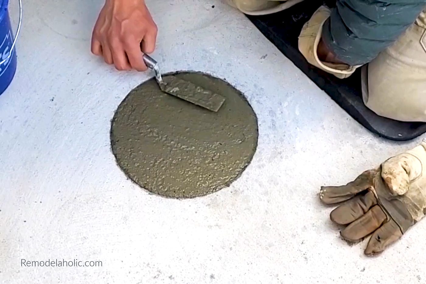 Trowel Top Of Poured Concrete Footings In An Existing Concrete Patio, Bekob