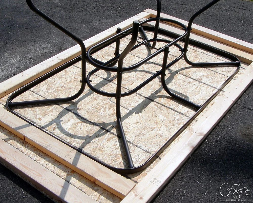 Salvage a patio table by building a new top for it with tile and mosaic tile by Q-Schmitz featured on @Bekob