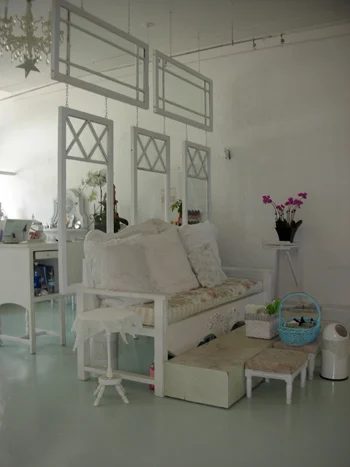 Casa Sugar - old windows as hanging room divider - via Bekob