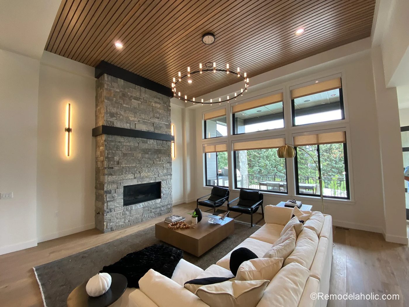UVP23 H29 Symphony Homes Build And Design (7) Bekob Tall Walls Decorating