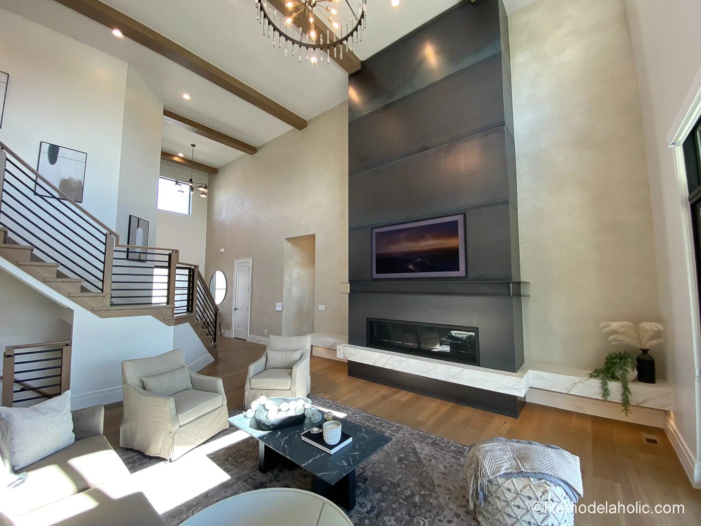 UVP23 H21 Kaizen Custom Homes D Eclectic Design Co Bekob Tall Walls Decorating options (2)