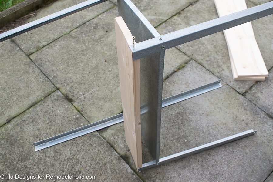 Diy Industrial Wall Planter 1