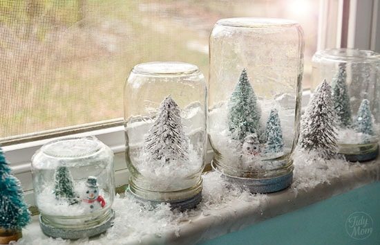 Need something to keep the kids busy when they are cooped up in the cold weather? Here are 8 Indoor Winter Crafts Your Kids Will Love! via tipsaholic.com #winter #crafts #kids #kid