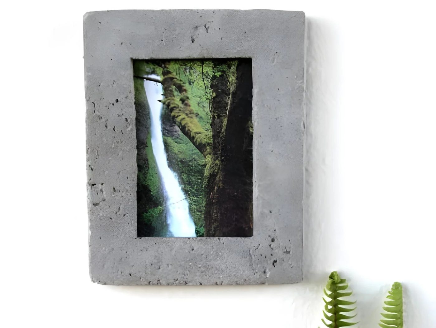 12 Diy Concrete Picture Frame 041930