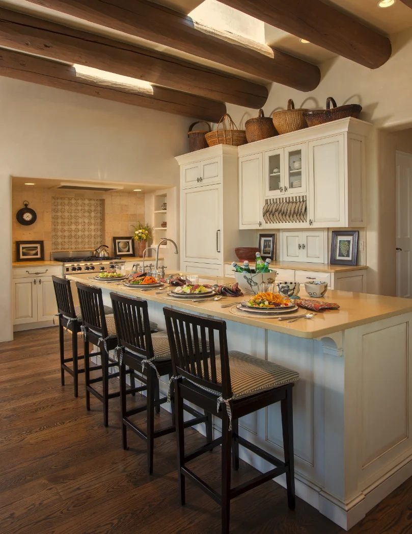 contemporary modern Southwestern kitchen by Violante & Rochford Interiors, photo credit © Wendy McEahern