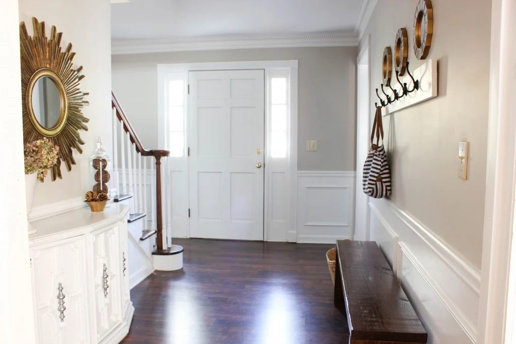 neutral gold entryway | 100+ striking Mudrooms and Entryways at Bekob.com