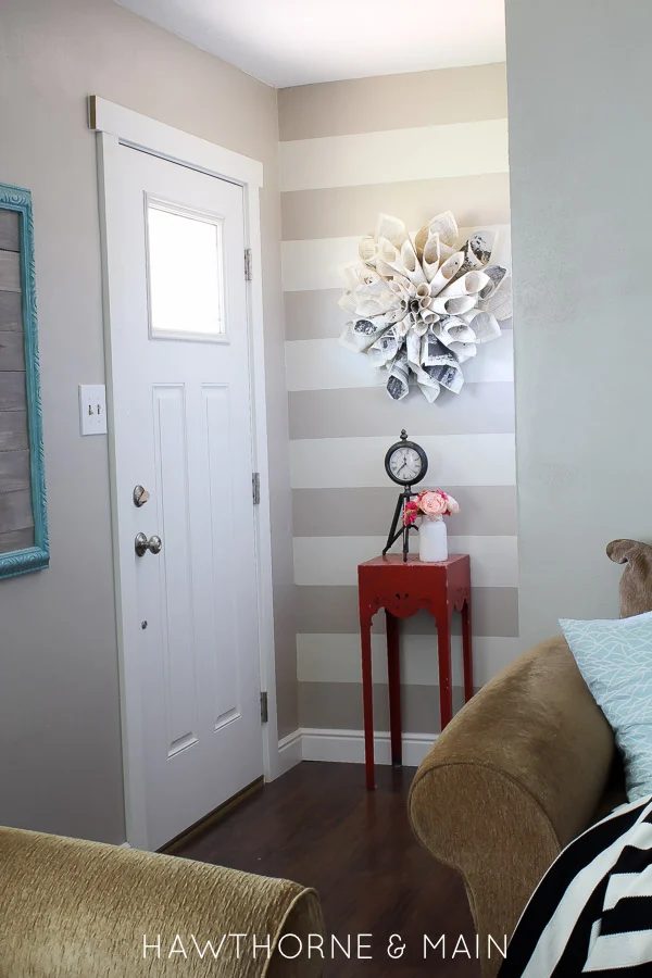 mini entryway | 100+ striking Mudrooms and Entryways at Bekob.com
