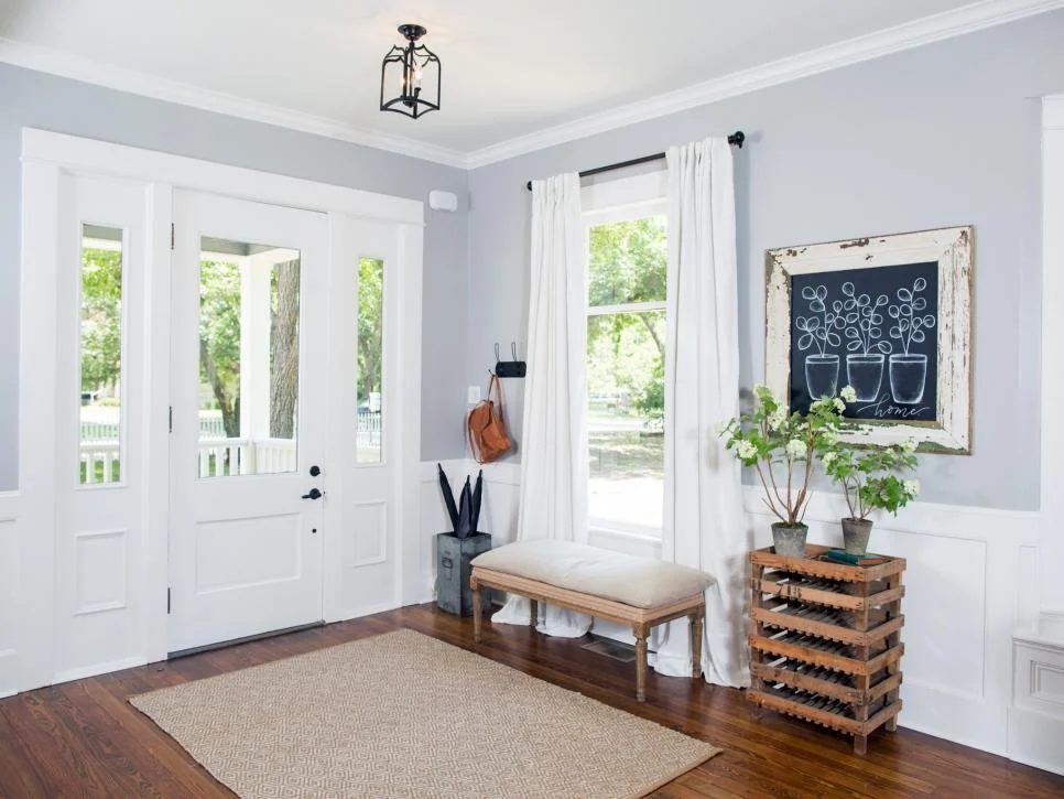 Fixer Upper Entryway | 100+ striking Mudrooms and Entryways at Bekob.com